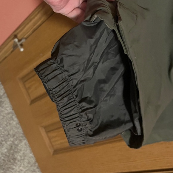 Waterproof snowboarding pants, used only a few times. - Picture 9 of 9